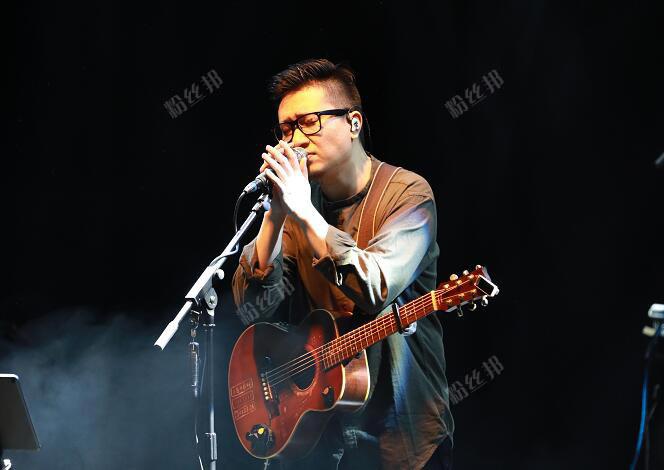 YY2080出来的几位斗鱼主播，周二珂曾叫纳妮，暗杠小发一曲走红