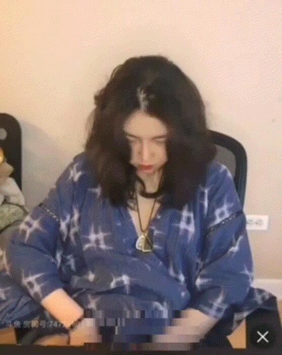 斗鱼猡鹿鹿中秋录播视频 掀开裙子违规直播视频截图 已被封禁