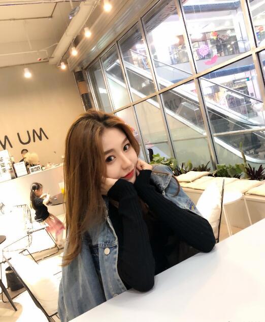 抖音17岁美女温婉个人资料简介 才艺相貌双全小温婉照片微博写真