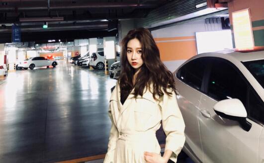 抖音17岁美女温婉个人资料简介 才艺相貌双全小温婉照片微博写真