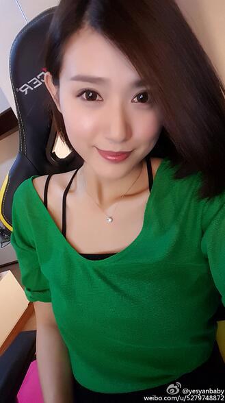 斗鱼直播大表姐个人资料 斗鱼严钧琟直播间照片