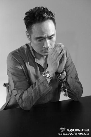 吴镇宇老婆王丽萍个人资料家庭背景 王丽萍结婚照年轻时照片