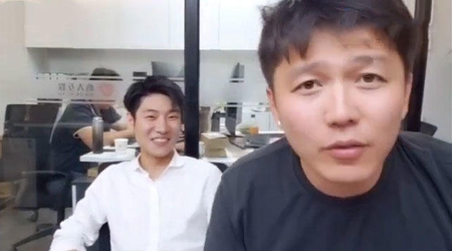 虎牙“苏C皮蛋”调侃小酷法拉利归属，买拉法成本多大，不得和公会签5年合同