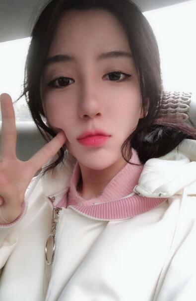 斗鱼呆妹儿小霸王直播间 呆妹儿小霸王个人资料照片