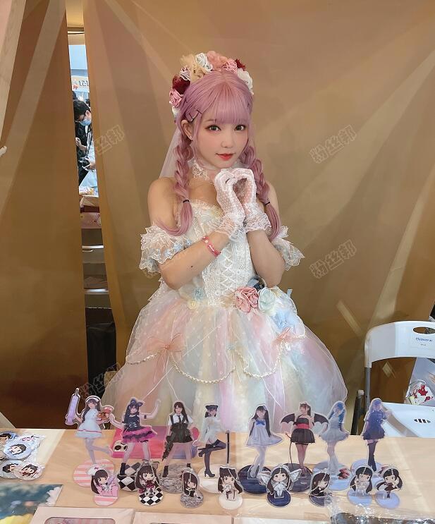 B站舞姬咬人猫个人资料简介,咬人猫玩机器什么梗,咬人猫走红经过