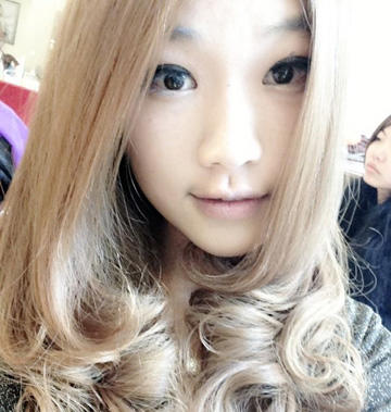 yy美女歌手诺诗个人资料及漂亮生活照