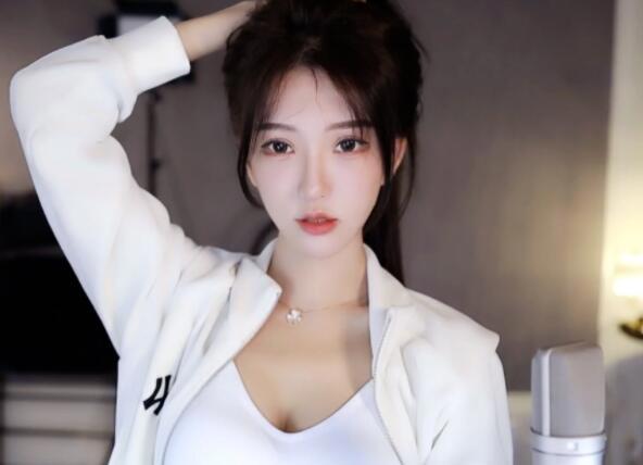 斗鱼南妹儿情人节突然停播，解释是“凑巧”来大姨妈，被自己粉丝质疑