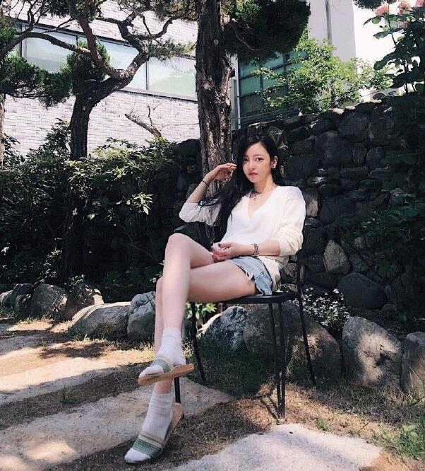 韩国歌手具荷拉个人资料简介 KARA具荷拉生活照写真微博图片