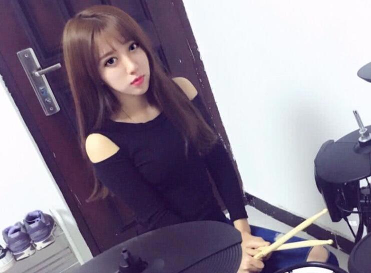 呆妹儿被爆不雅直播视频，线下素颜照片被爆料，呆妹儿早期黑历史