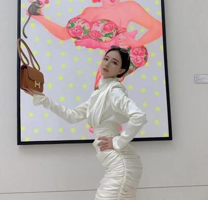 抖音女网红项思醒出轨富二代，女海王瞒着男友与富二代订婚，项思醒65页ppt事件