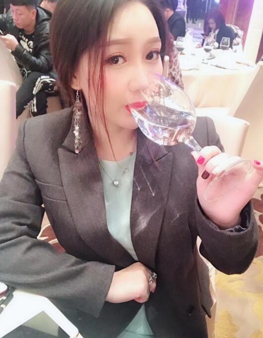 哈尔滨刘大美人个人资料简介 YY刘大美人身份背景照片写真