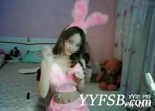 女主播故意曝露下体遭严惩 网络女主播无下限被吐槽