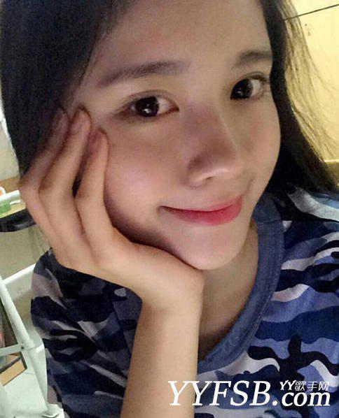 18岁姑娘被赞为最萌校花，连证件照都美得无死角