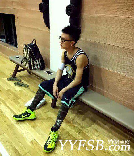 YY神壕“风中追风”秦奋king总 堪比王思聪