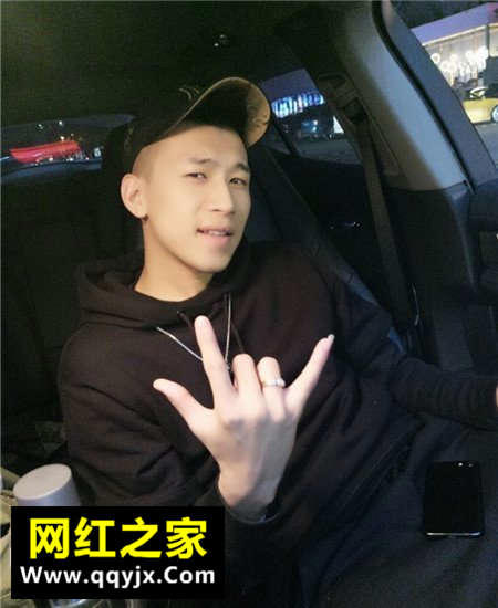 天佑睡女徒弟的照片 天佑为什么叫草徒狂魔？