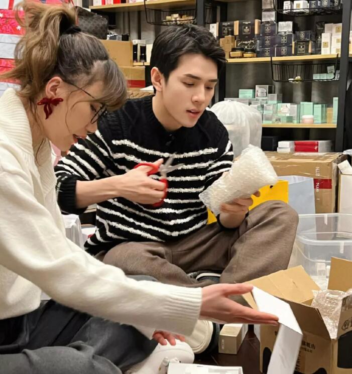 薇娅逃税罚款共计13.41亿，已被全网多个平台全网封杀，薇娅个人资料简介