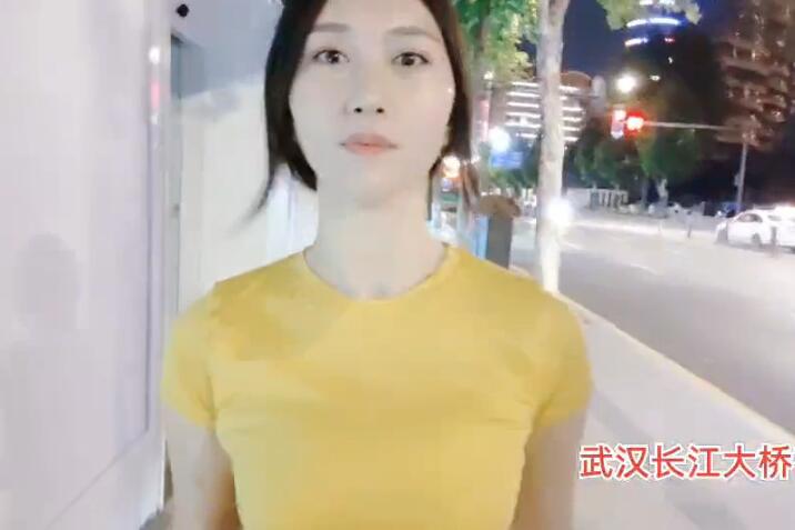 斗鱼小小玉酱微博又永封了，开通新微博“抱走奶玉”，写真铁粉不请自来