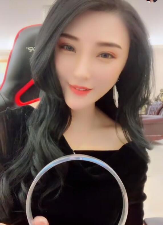 快手驴嫂平荣个人资料 二驴老婆平荣生活照图片微博写真