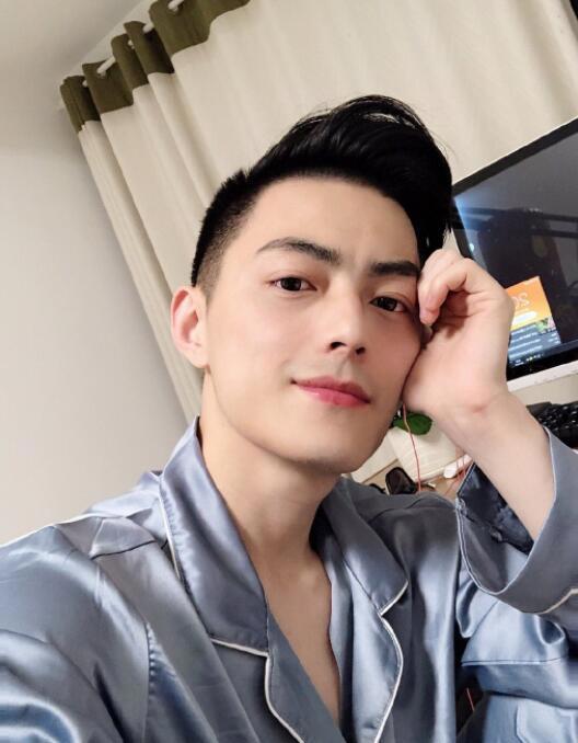 斗鱼主播智勋勋勋勋个人资料简介 主播智勋图片及身高多少