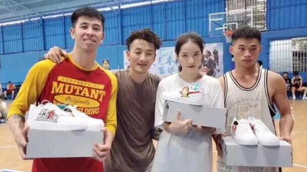 斗鱼峰峰三号直播间为什么没了，被迷之“封禁”，或因假表事件发酵被永封