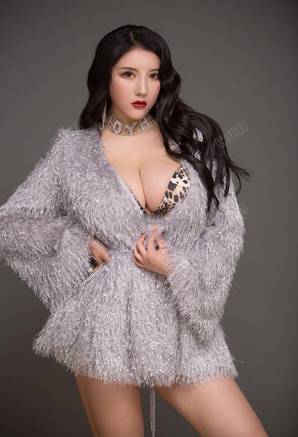 抖音网红刘太阳个人资料简介,快手健身女网红刘太阳视频写真