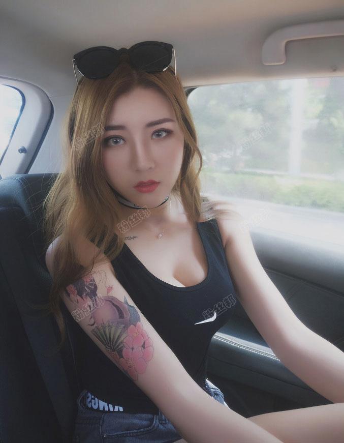 抖音网红刘太阳个人资料简介，快手健身女网红刘太阳视频写真