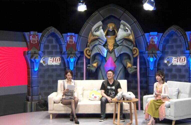 斗鱼主播饺子君SAMA解说尬聊英雄联盟火遍全网 真的太美了