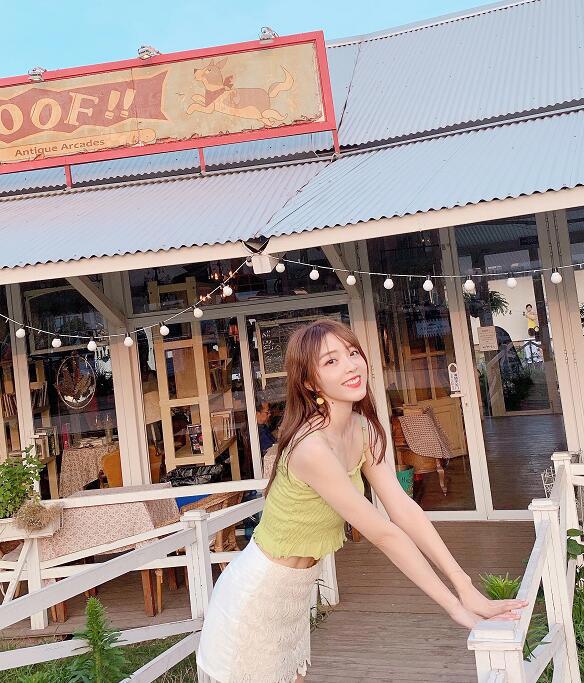 斗鱼余霜YSCandice个人资料简介 LPL解说段余霜微博照片写真