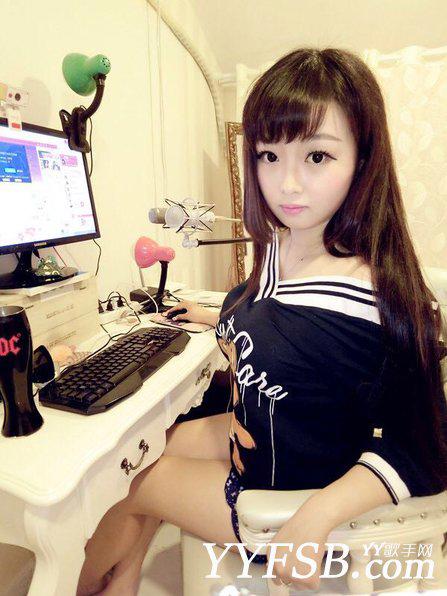 大学生毕业做网络女主播 月入超10万元