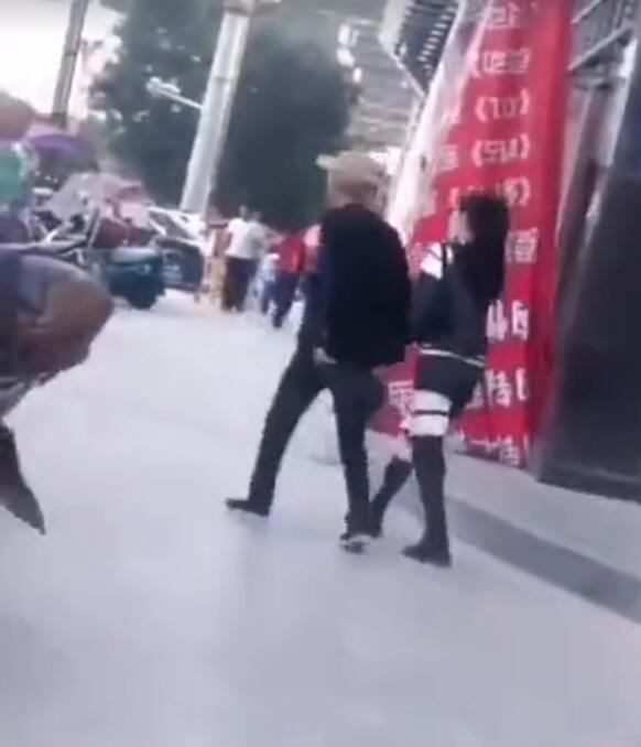 和李则则分手后，快手网红宝军新欢女友汤唯唯曝光，又是单亲妈妈？