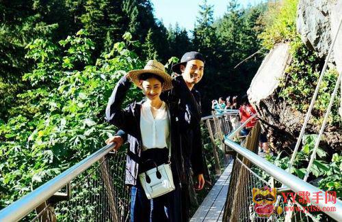 艳照门女星“兽兽”婚后秀恩爱 小鸟依人