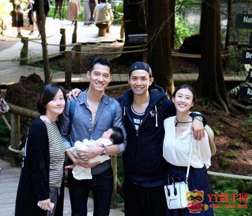 艳照门女星“兽兽”婚后秀恩爱 小鸟依人