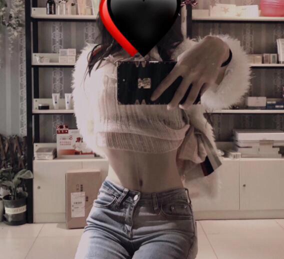 YY娱加娅儿胸垫太高都快撑爆了，网友表示不符合地球引力，993娅儿照片