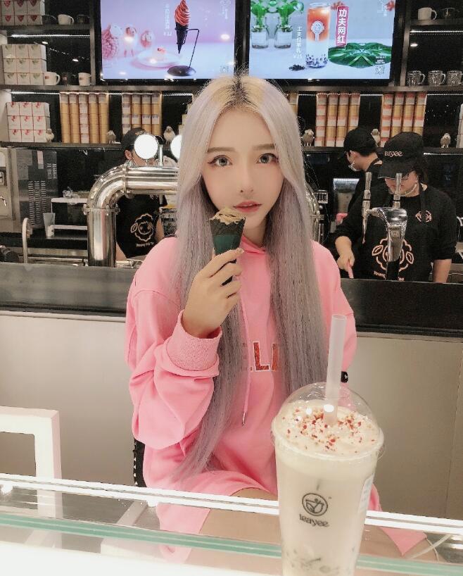 折耳鱼不呼吸9分钟泳池视频，个人资料图片资源，璐璐酱视频曝光