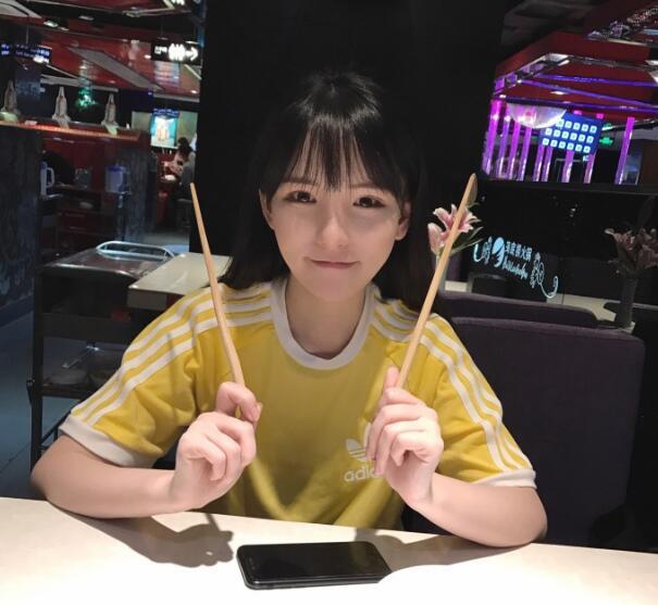 赵小臭个人资料简介 斗鱼赵小臭直播间及照片欣赏