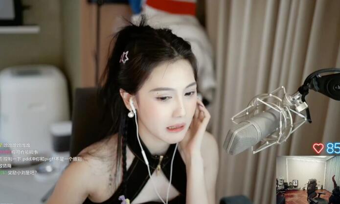 叫我刘谋的人没法直播了，PDD被杜佳丽嘲讽，买不起单反摄像头