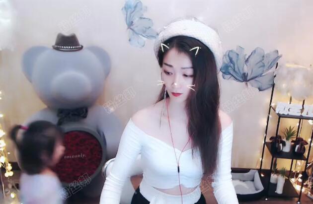 YY美女主播娜寳儿个人资料，舞帝娜宝儿结婚了吗，娜宝生活照写真