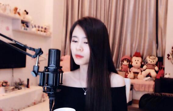 YY年度盛典女主播分组实为“老公组” 细数今年四位夺金女主播