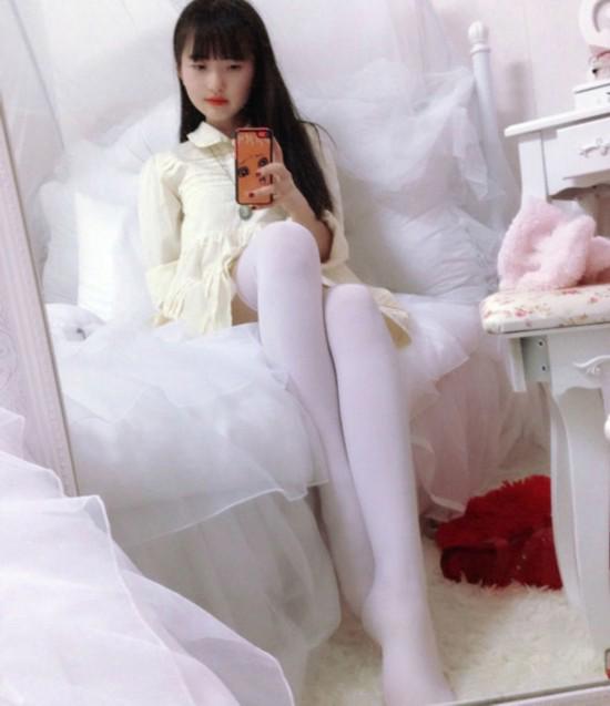 天山童姥附体 36岁“少女”肉身网络爆红(图)