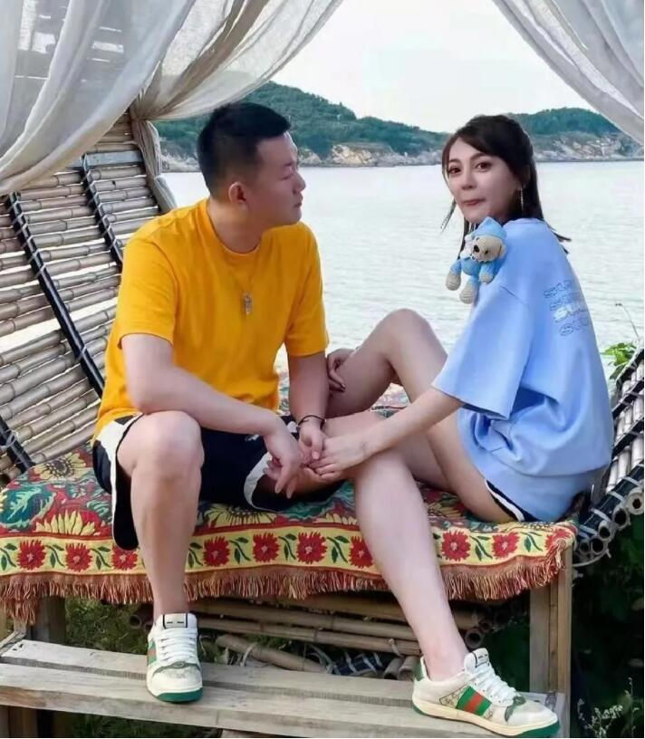 YY主播韩雅乐个人资料简介，已经与女友官宣恋情，加入奇领公会续约YY