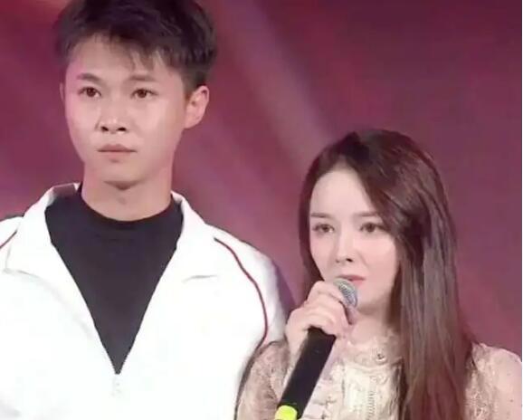 抖音许华升个人资料，公司裁员兄弟各奔东西，转型开工厂卖螺蛳粉