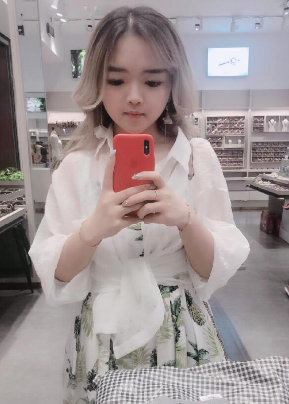 七彩小叉系个人资料简介 YY萝莉主播叉系姓名微博生活照图片