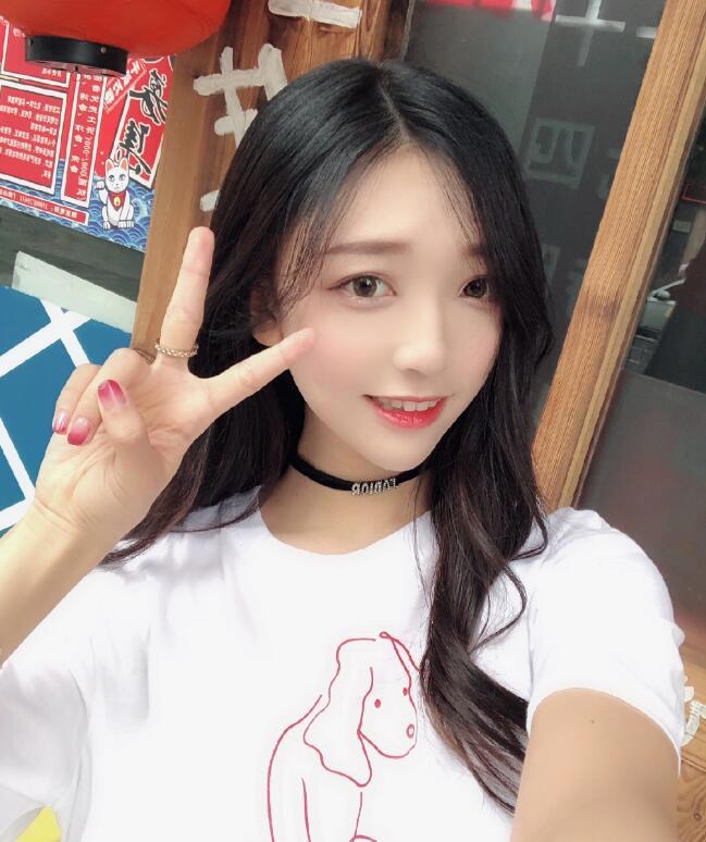 抖音仙气美女临界十缨个人资料简介 临界十缨照片男友罗西