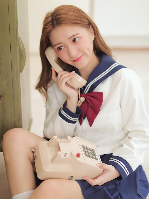 高颜值女神安安个人资料简介 华炬安安巫梦安图片微博写真生活照