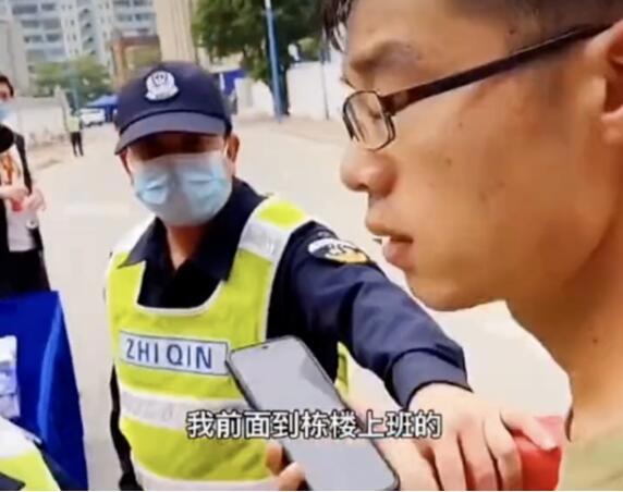 辛巴“封路”后续,扒出拍摄者为“战地记者”,转移话题开始洗白