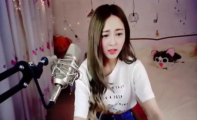 熊猫“青春蜜糖”不雅视频事件女主，化身YY电母多次改名，颜值提升太多了