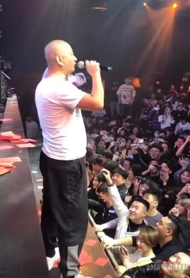 网红giao哥演出被打视频，被打原因是什么，他为何会被人打？