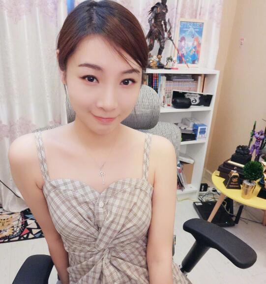 关于“提拔”斗鱼新一姐 只有女流姐能镇得住这个一姐的称号