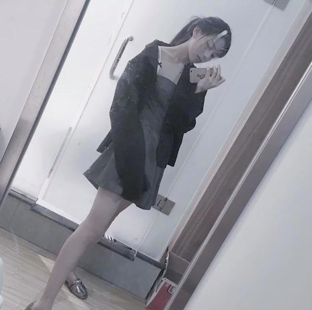 与王思聪互撕的孙一宁写真，早期的旧照片挺好看的，难怪校长会喜欢！