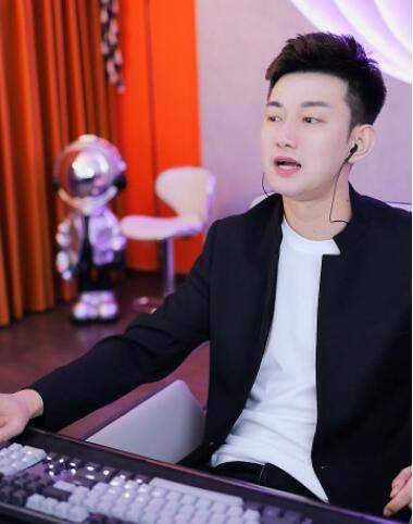 赵小磊签约奇领，与鸽宝又合体，YY将再现录音门？